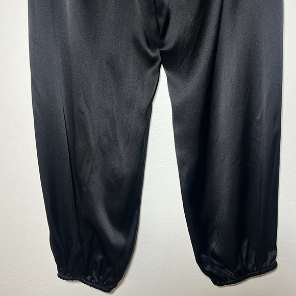 Nili Lotan Women’s Lisbon Silk-Charmeuse Black Pleated Tapered Pants Size 0 - Picture 9 of 14